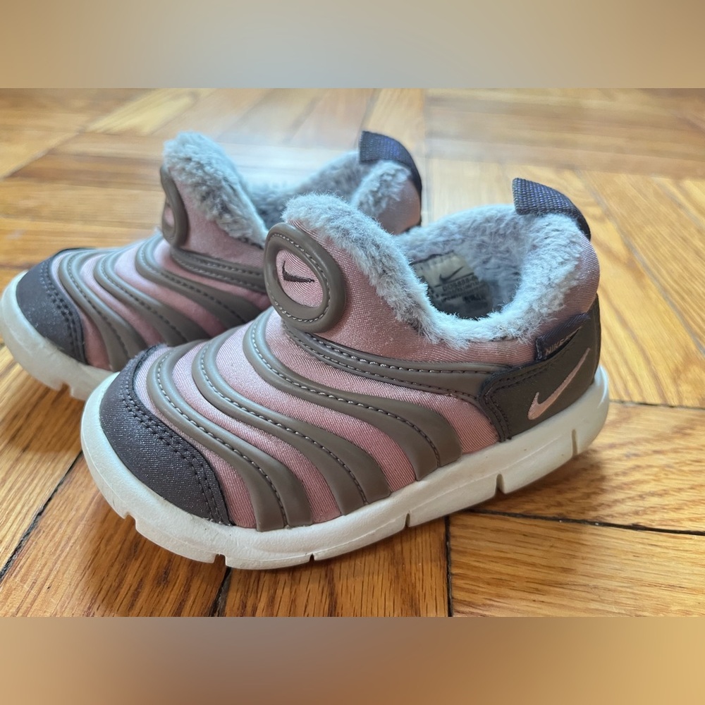 Nike Free Girls’ Shoes Size 7C – Pink & Silver with Faux Fur Trim